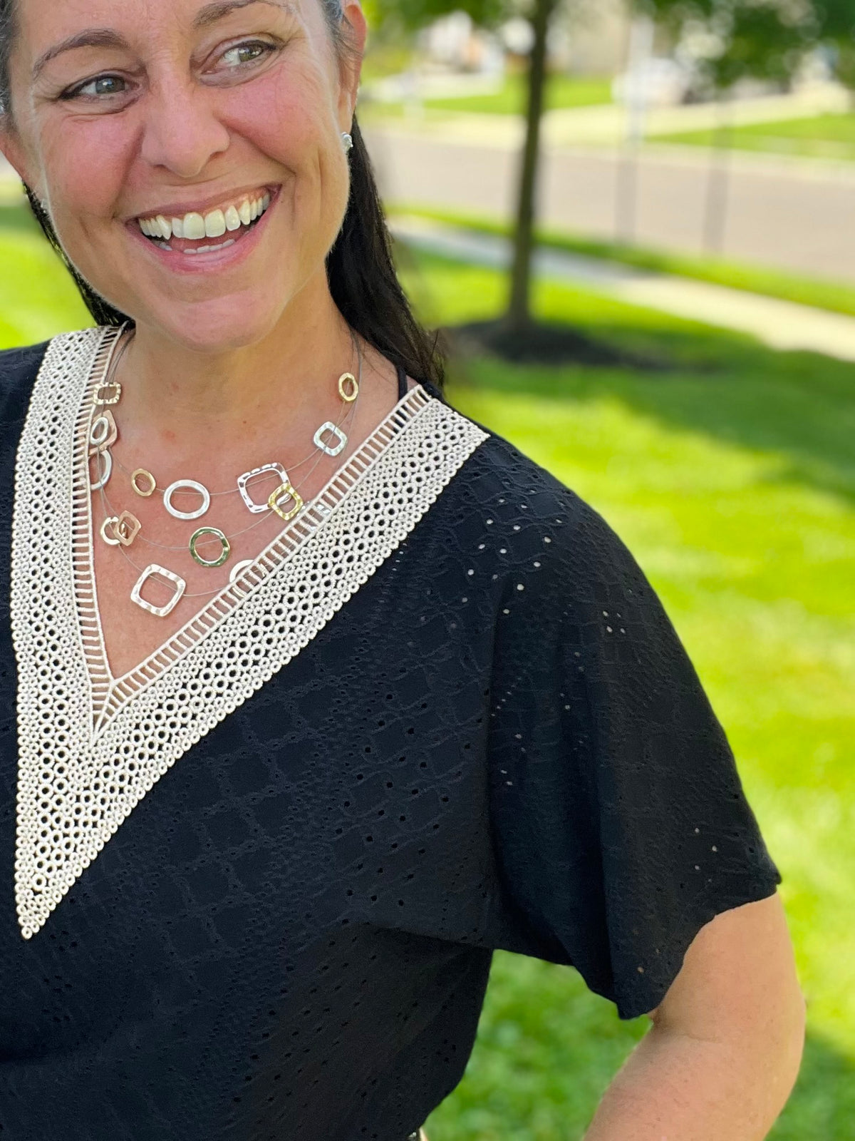 Illusion Bib Necklace |3 colors|