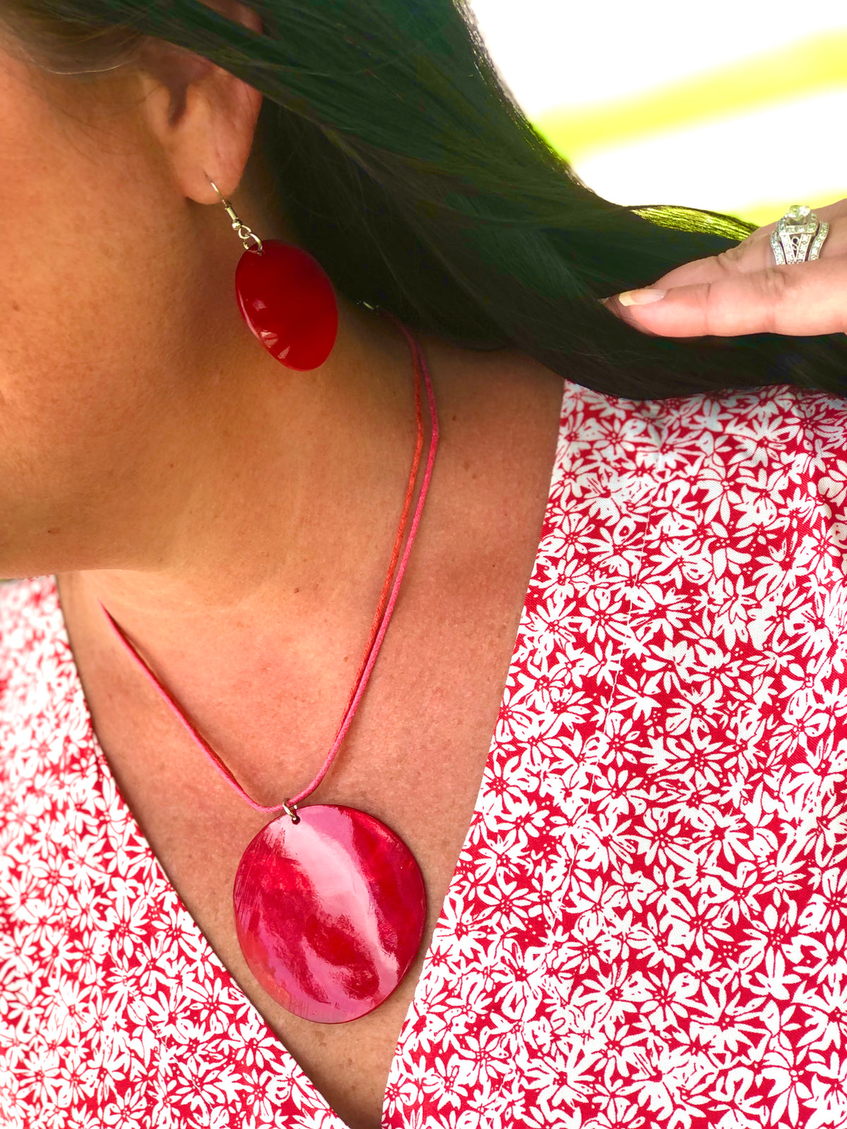 Round Shell Necklace & Earring Set |2 colors|