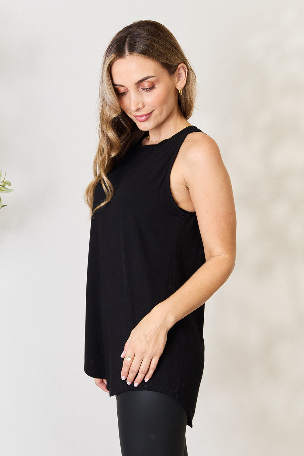 Relaxed Scoop Tank