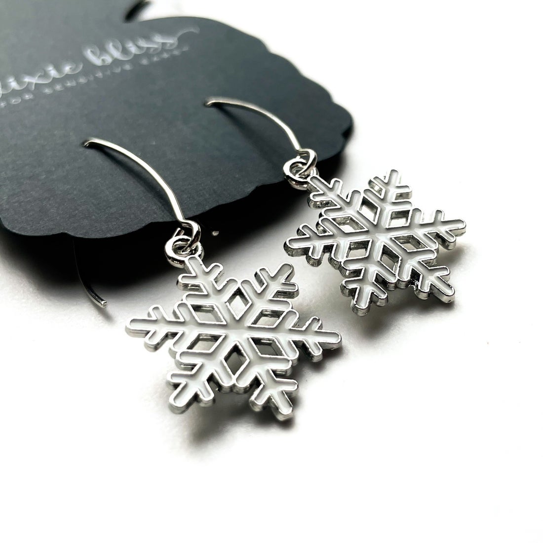 hypoallergenic dixie bliss christmas earrings snowflake