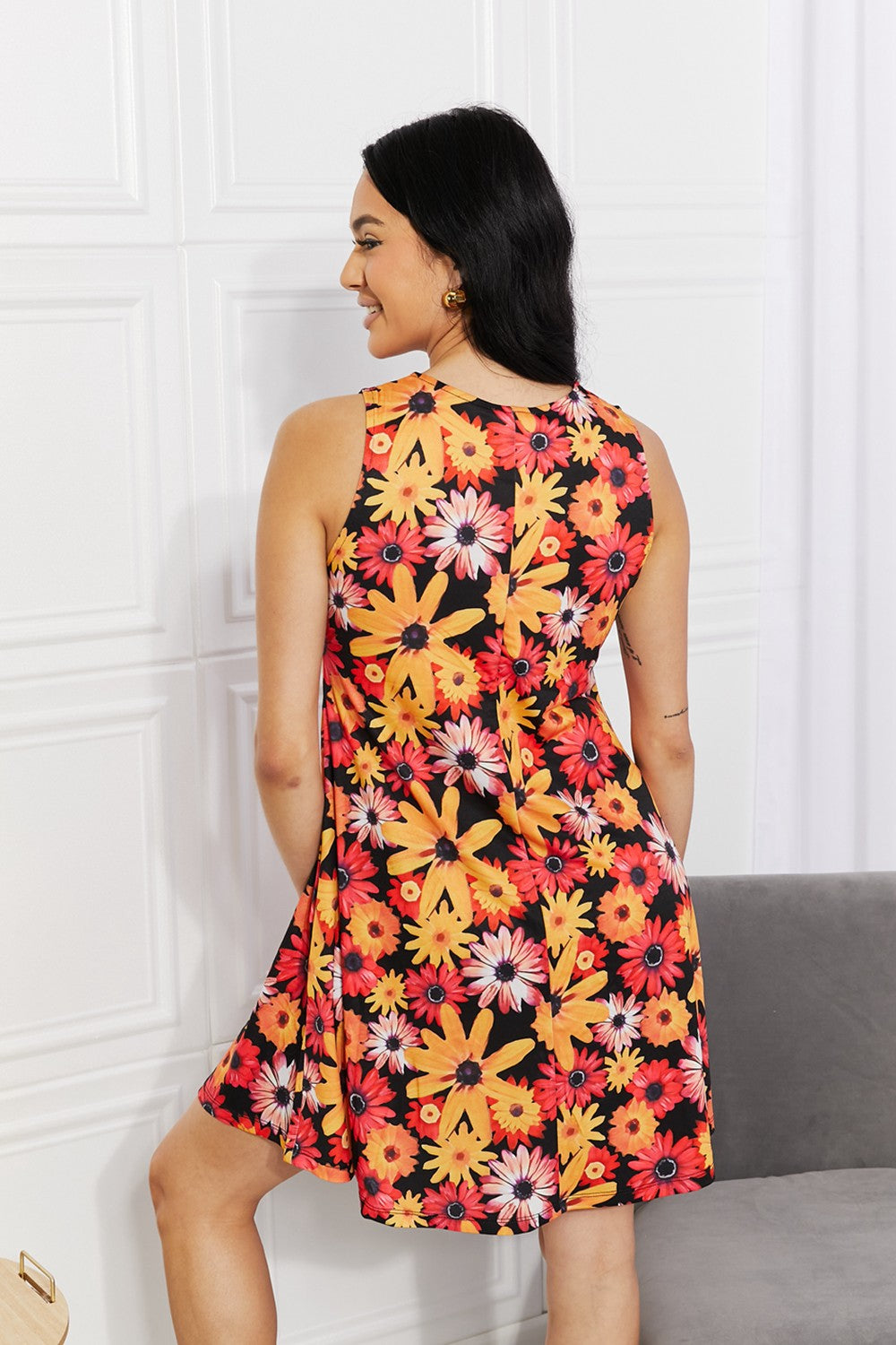 Flirty Floral Sleeveless Dress with Pockets