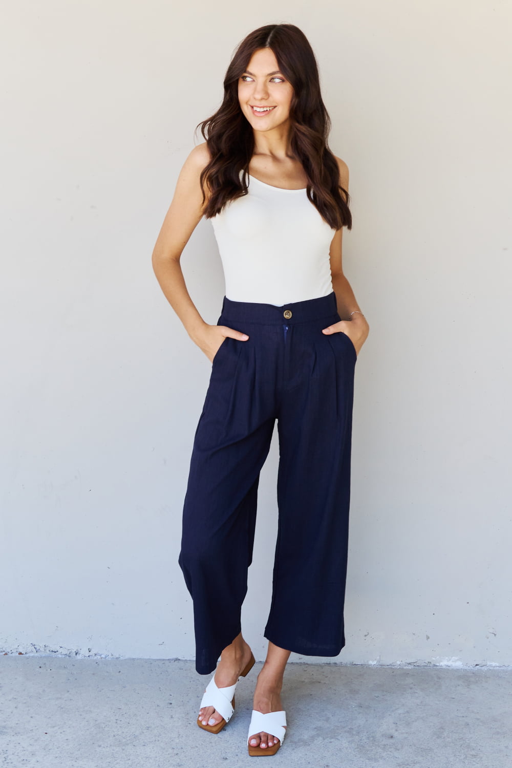 In The Mix Pleated Detail Linen Pants in Dark Navy